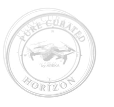 Logo mit einem Drohnenbild und dem Text "Pure Curated Horizon by Areka".